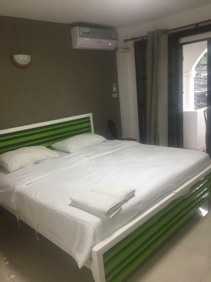 Escobar Guesthouse Jomtien Beach Exterior foto